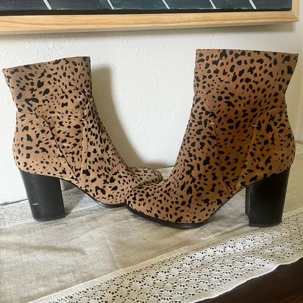 Womens Gibson Latimer Lessonii Leopard Leather Suede Block Heel Boots Size 8.5 - Image 3