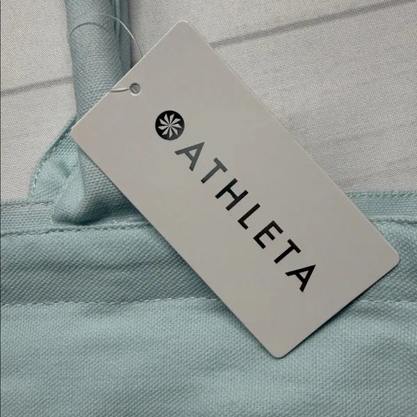 Athleta NWT Ocean Blue Ombre Large Canvas Gym Travel Beach Tote Bag - Image 6