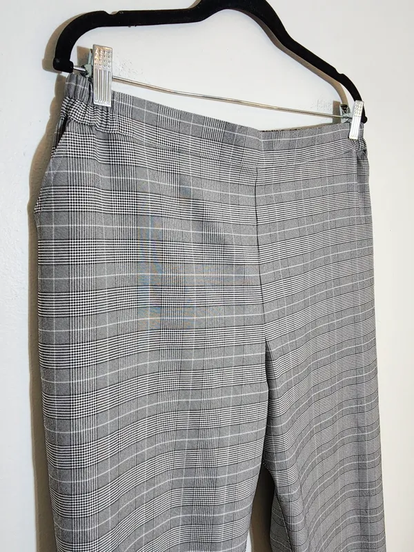 Nordstrom Rack Black and White Plaid Pull-On Ankle Pants Size Large - Image 3