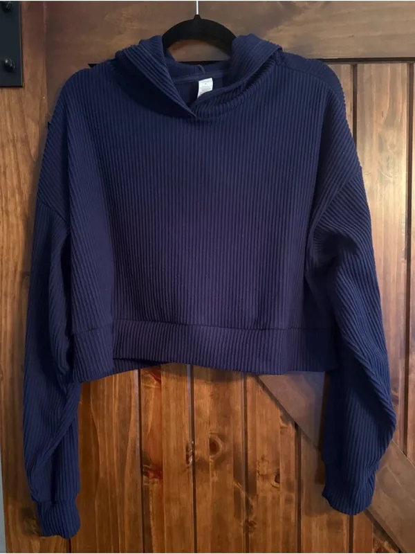 ALO Yoga Muse Navy Cropped Ribbed Hoodie - Image 2