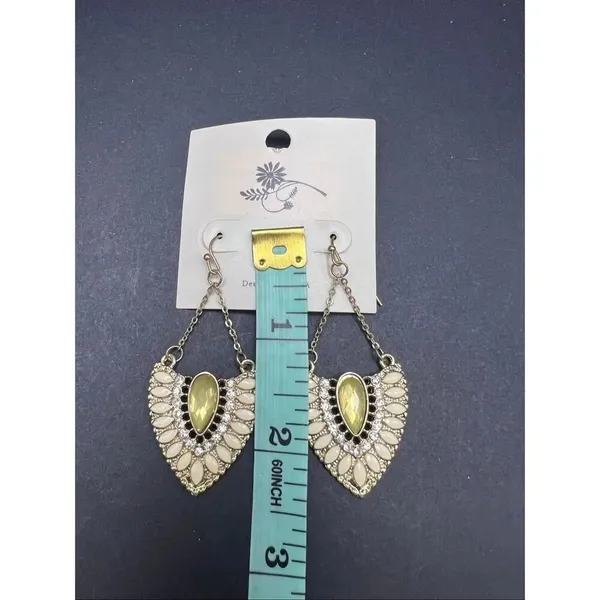 New! Gold Tone Chandelier Fan Shape Cream Soft Yellow Rhinestone Drop Earrings - Image 5