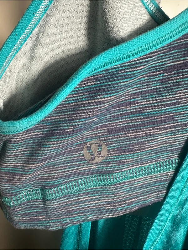 232. Lululemon Teal Turquoise Flowy Racerback Tank Built In Bra size 4 - Image 2