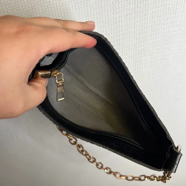 Y2K Black Crocodile Embossed Short Shoulder Bag with Gold‎ Chain Strap - Image 6