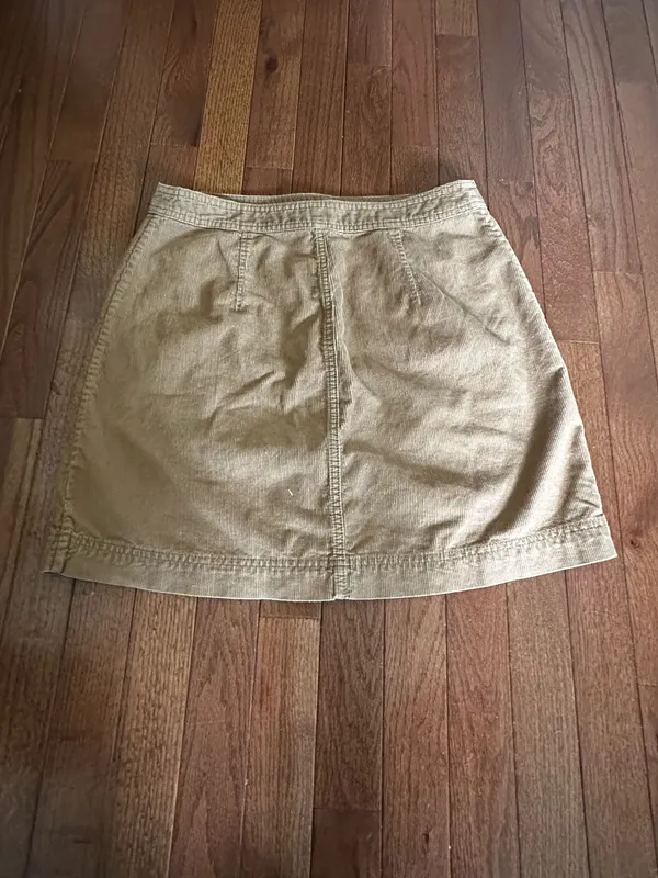 Skirt Gap - Image 2