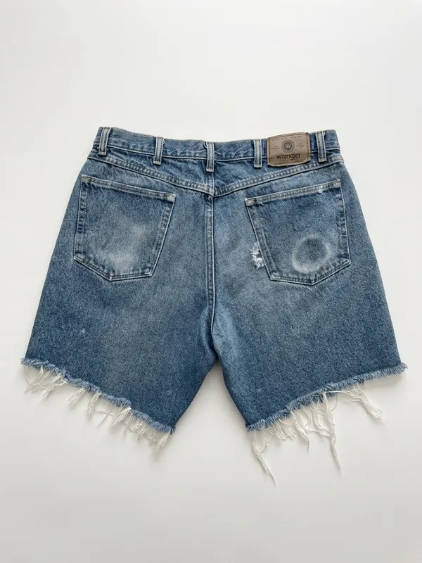 Wrangler Mens 36 Distressed Denim Cutoff Jorts Raw Hem Vintage Wash Shorts - Image 2