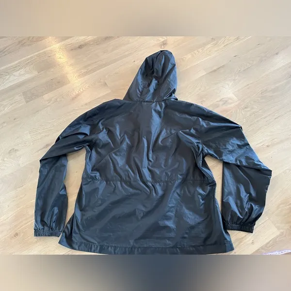 Columbia women's lightweight hooded windbreaker black size XL - Image 8