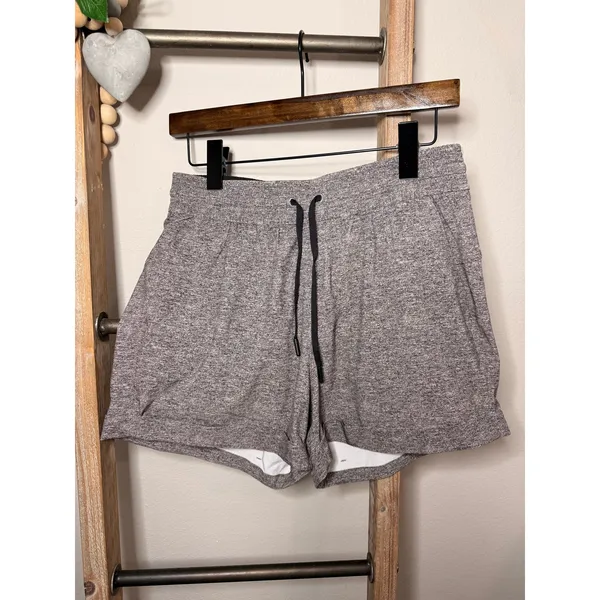 Lululemon Black White Athletic Workout Shorts Pockets Size 8 - Image 2