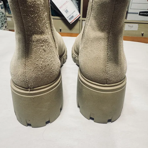 Steve Madden Howler Sand Suede Lug Sole Chelsea Ankle Boots Womens 9 M - Image 6