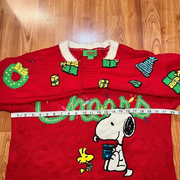 Peanuts Red and White crop Sweater Ugly Christmas Womens Sz Large - Image 6