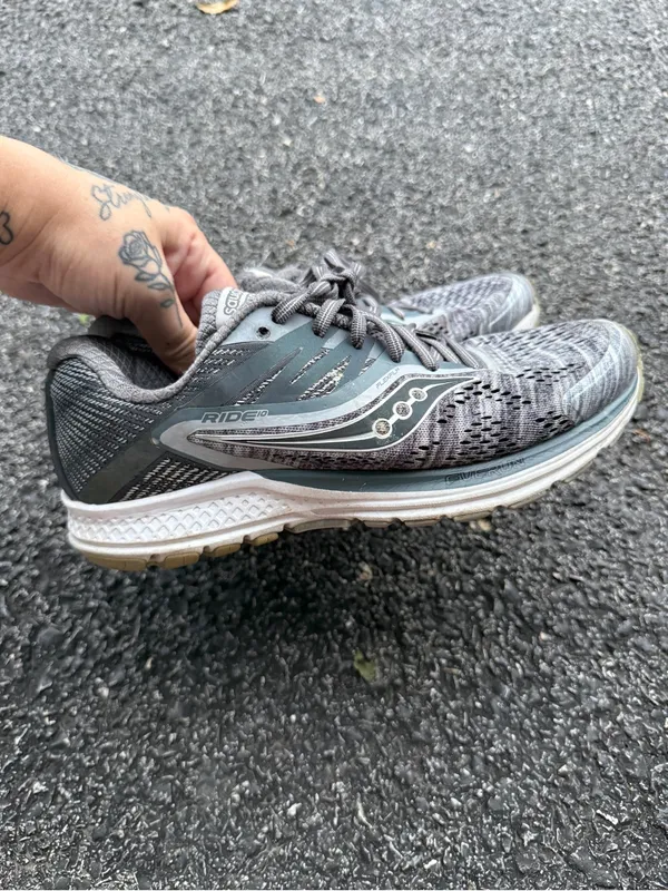 Saucony Ride 10 Everun Gray Running Shoes Women’s Size 7 - Image 4