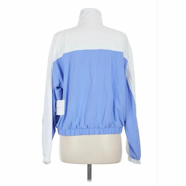 Beyond Yoga Windbreaker Jacket Light Blue and White NEW - Image 3