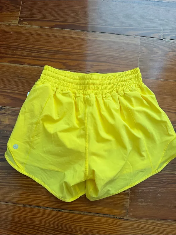 NWT Lululemon Hotty Hot Yellow High Rise Shorts 4” Lined - Image 4