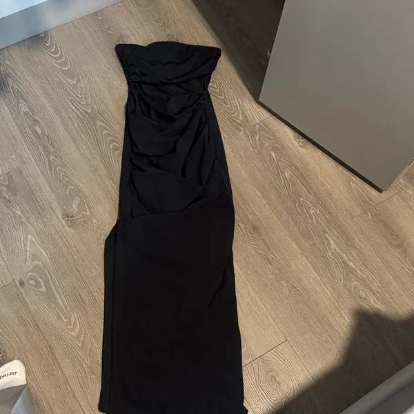 Superdown Black Strapless Gown - Image 4
