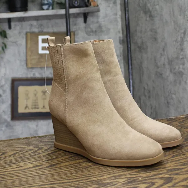 NEW Universal Thread Womens Cypress Winter Boots 88375526 Taupe Brown 9M - Image 5