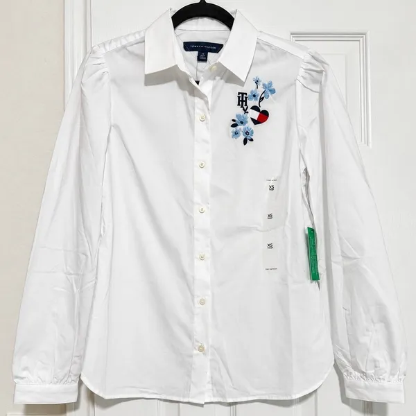 Tommy Hilfiger White Floral Embroidered Button Down Shirt Blouse NWT XS - Image 2