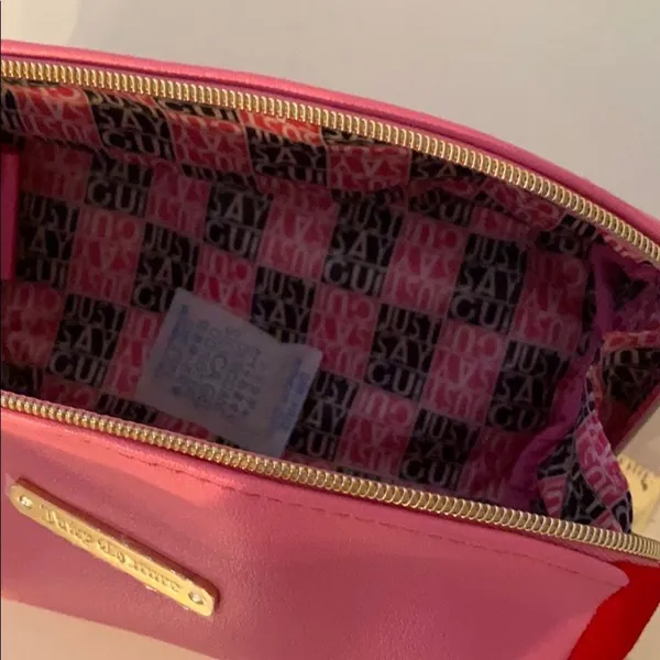 Juicy Couture makeup bag - Image 4
