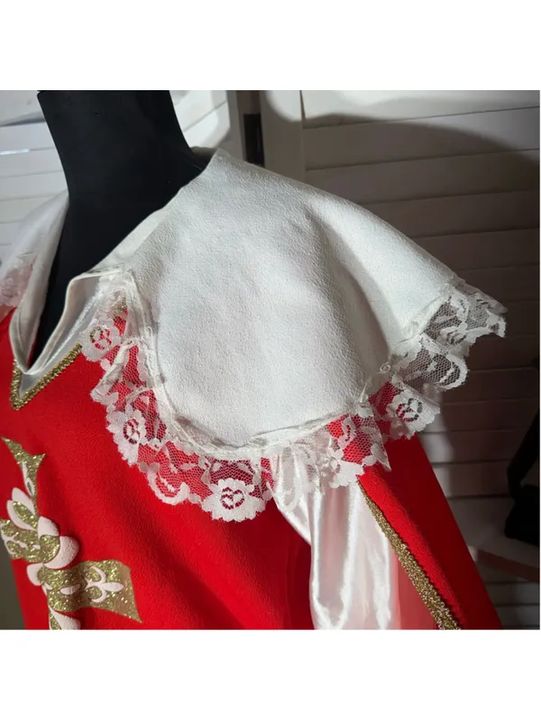 Vintage red musketeer costume top lace gold cross court jester ren fair cosplay - Image 6