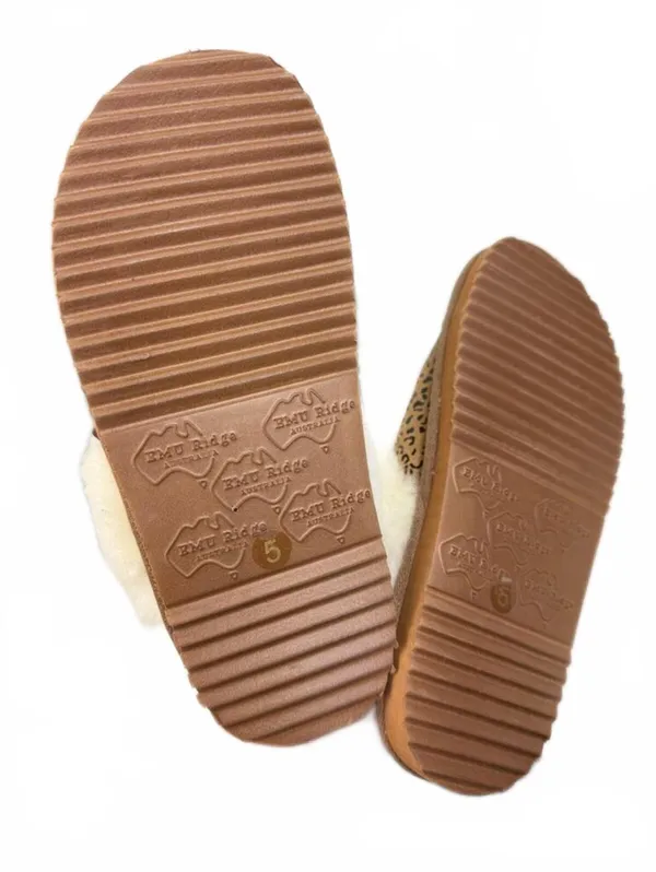 Beautiful NWTs Emu Women’s Shoes Size 5 - Image 6
