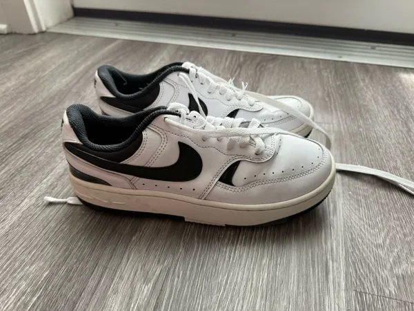 Nike Sneakers Women’s - Image 3