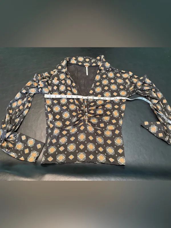 Free People Sydney’s Printed Top size Medium retro, geometric print. - Image 9