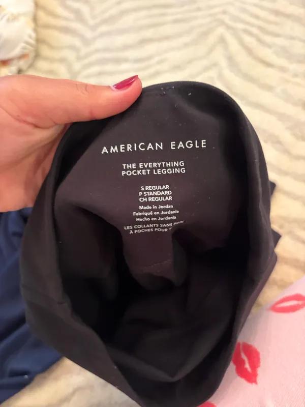 Black and a Navy American Eagle leggings - Image 2