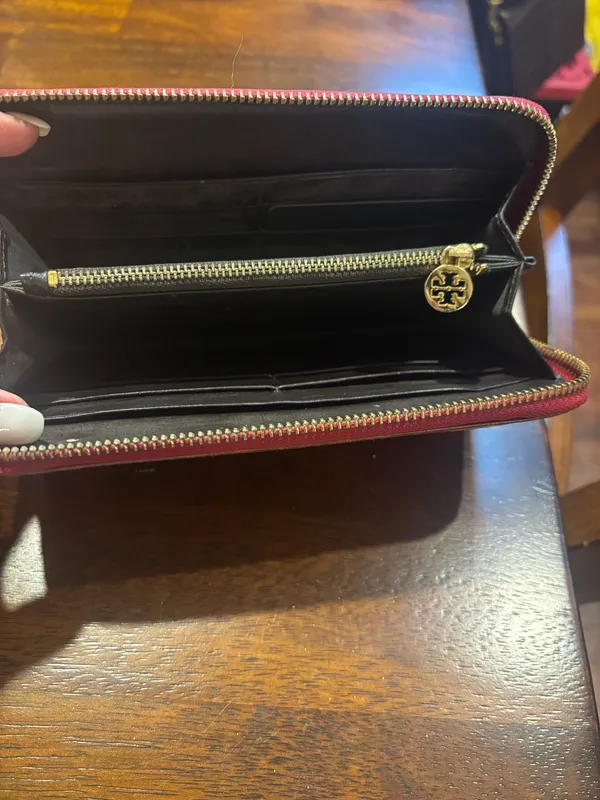 Tory Burch red patent leather large wallet  - Image 4