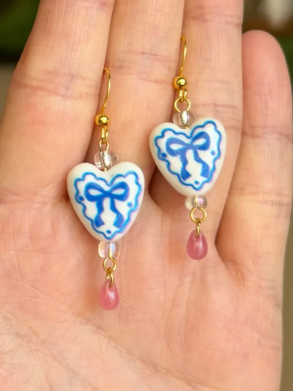 Handmade cottage fairy whimsy style heart ribbon dangle earrings🎀🩵 - Image 3