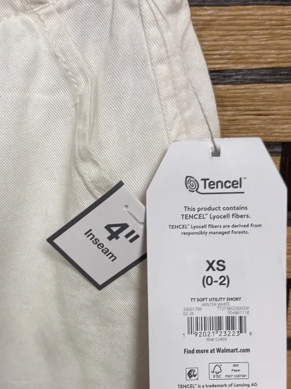 Time and tru white soft utility shorts size XS - Image 4