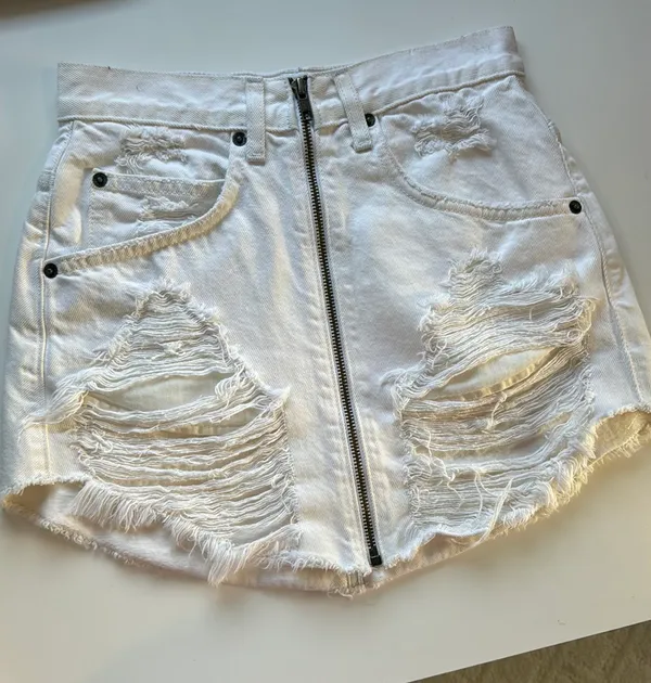 Carmar Denim LF White Zip Up Skirt - Image 2