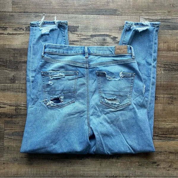American Eagle Womens Curvy Mom Jeans Light Wash Distressed High Rise Size 8 Reg - Image 9