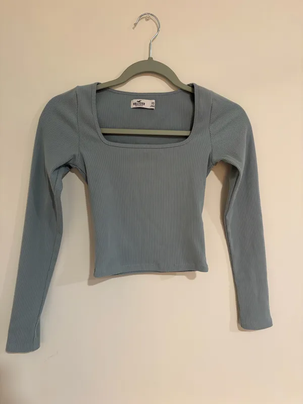 Long Sleeve Hollister Top - Image 3