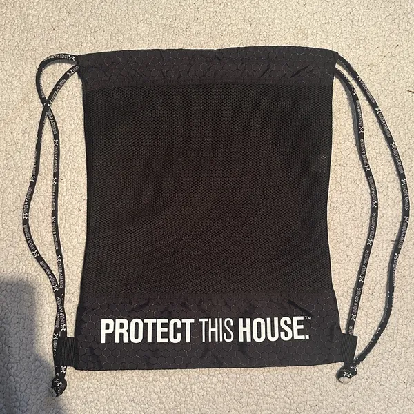 Under Armour Drawstring Bag - Image 2