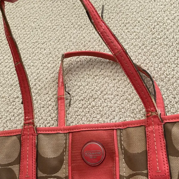Coach Tan and Red Signature Canvas Shoulder Bag E1361-F21949 Fair Condition - Image 10