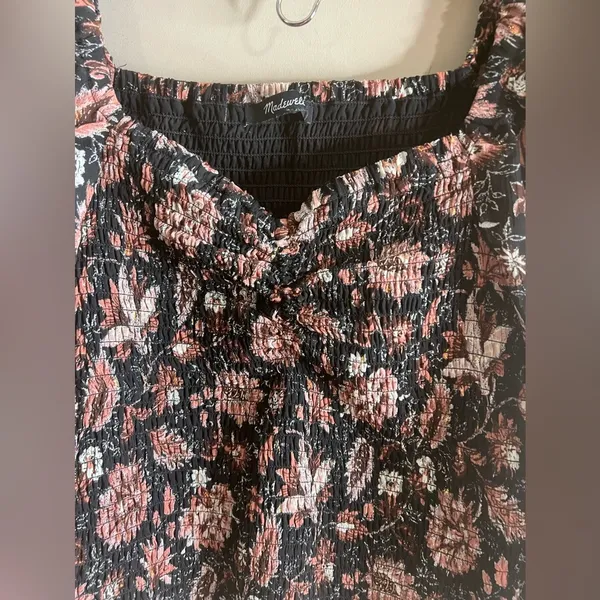 Madewell top lucie floral smocked top small - Image 3