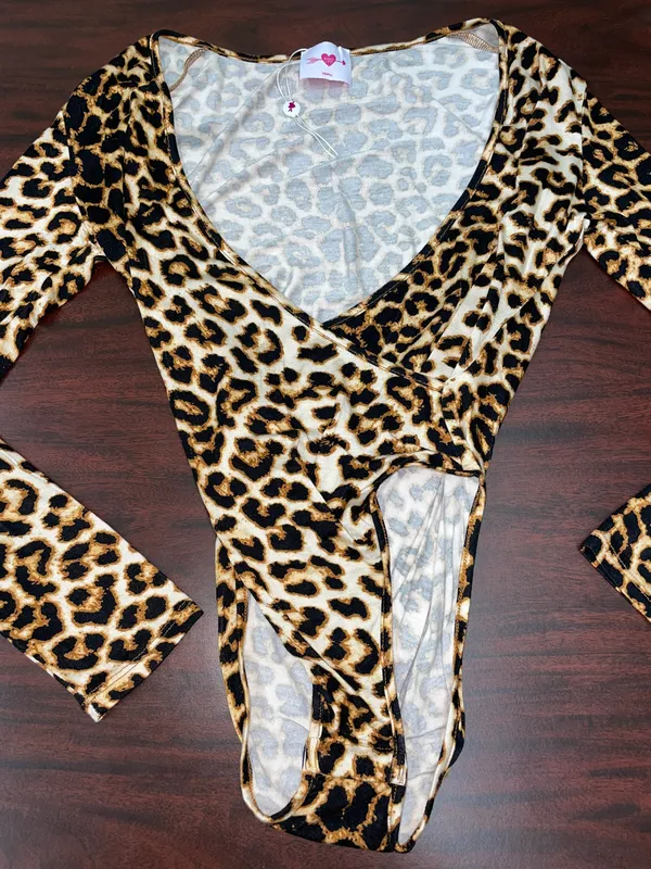 NWOT Buddy Love Leopard Print Linda Surplice Bodysuit - Image 3