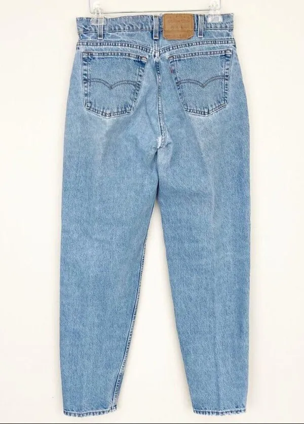 Vintage Levi’s 560 High Waisted Mom Jeans - Image 3