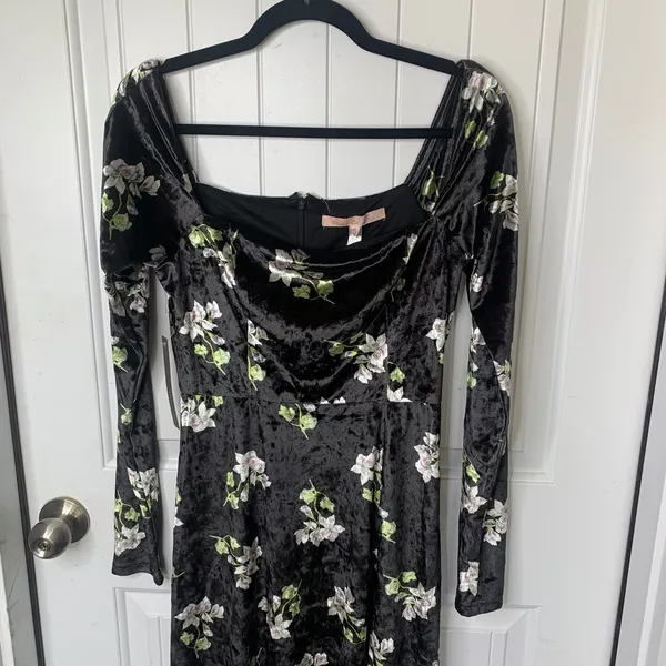 Anthropologie Hutch black velvet floral midi dress‎ small spring wedding guest - Image 3