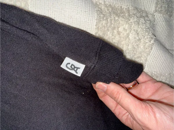 Good American‎ size 1 Skouchy Sweater Fits M - Image 4