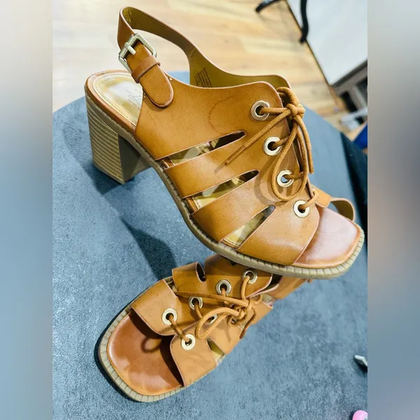 Elegant Tan Lace-Up Heeled Sandals - Image 2
