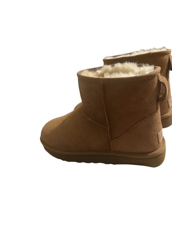 UGG Boots Women’s 9 - Image 4