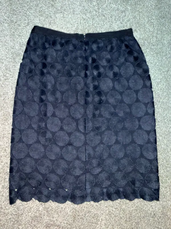 Ann Taylor Black Laser Cut Circle Lace Pencil Skirt Size 2 - Image 3