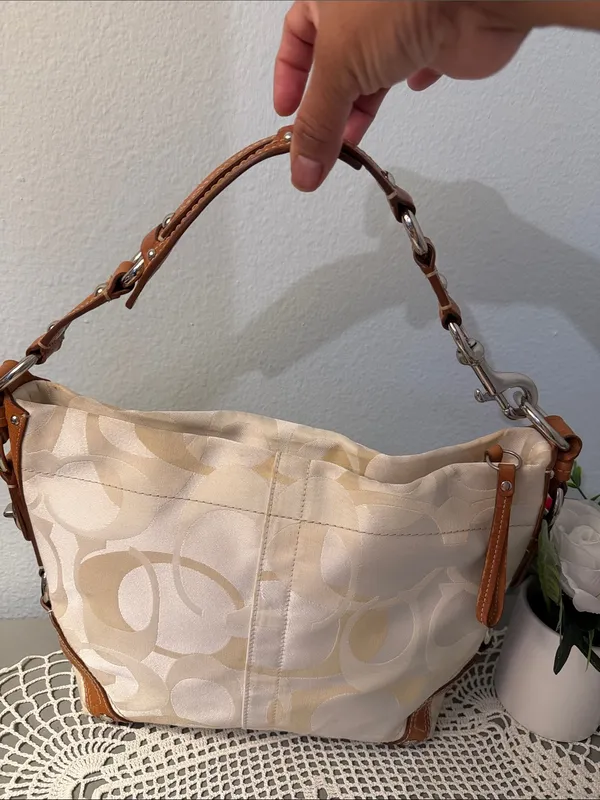 Vintage Carly Coach Signature Cream Canvas and Brown Leather Shoulder Bag - Image 2