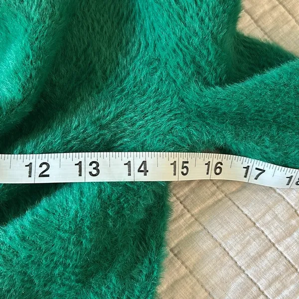 Aerie fluffy 4 ever reversible twist Green comfy cropped sweater L - Image 7