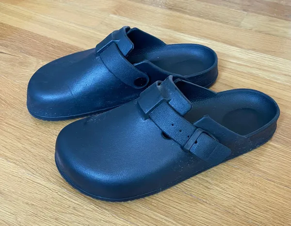 Clogs Black Rubber Size 9.5 - Image 3