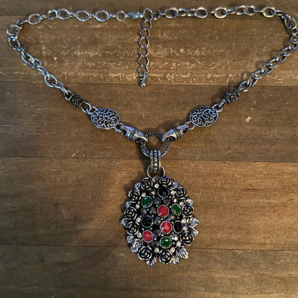 Vintage Floral Medallion Necklace - Image 2