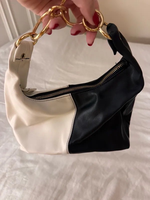 Urban Outfitters Black and White Two-Tone Chain Shoulder Bag - Image 2
