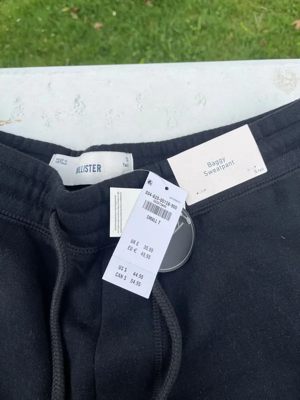 Hollister Men's Black Drawstring Sweatpants - Brand: - Image 2