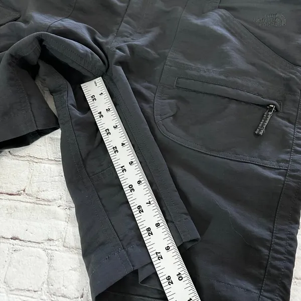 Women’s the north face shorts - Image 6