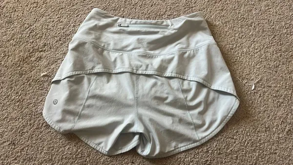 Lululemon mid rise speed ups 4in - Image 4