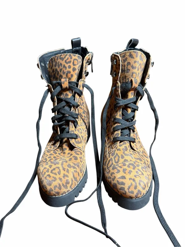 NEW Donald Pliner Ease Leopard Combat Boots Lug Sole Lace Up Size 8M - Image 5